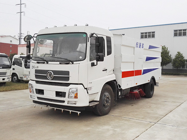 東風(fēng)天錦掃路車