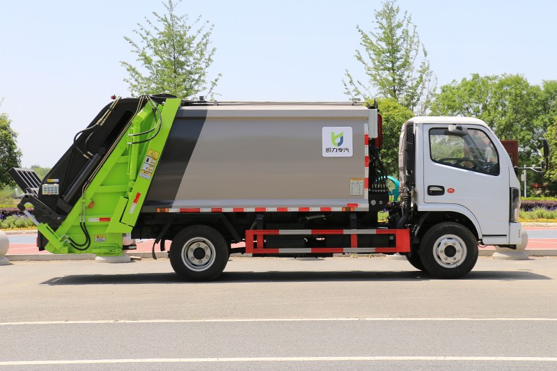 ����С������ 6�� ���s����܇